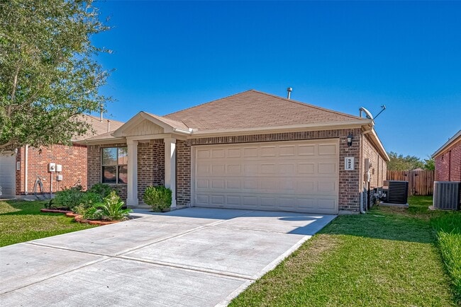 Photo - 5822 Camelia Evergreen Ln