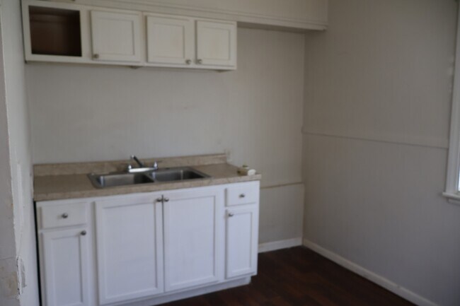 Photo - 2572-76 Van Buren Pl