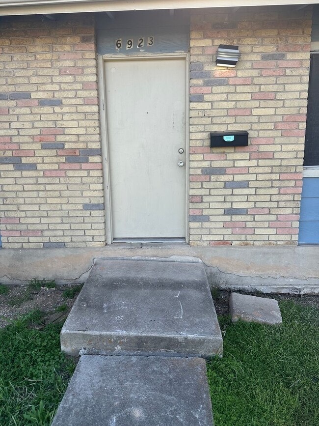 Building Photo - Brookview Duplexes "Where Peaceful Living ... Rental