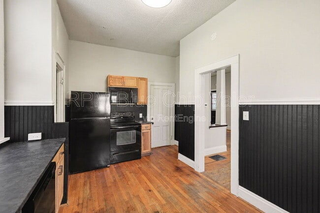 Photo - 2220 Salvador St