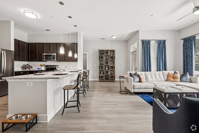 B4 2BR, 2BA - 1,278SF - Living Room