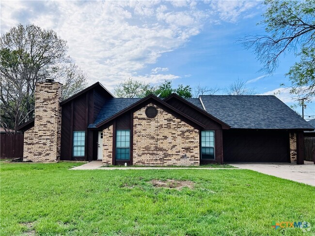 Building Photo - 1702 Fox Trail Rental
