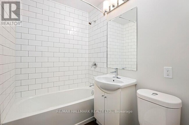 Photo - 3111 Eglinton Ave E Unité 302