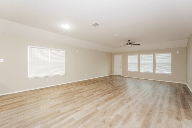 Photo - 3737 Sapphire St