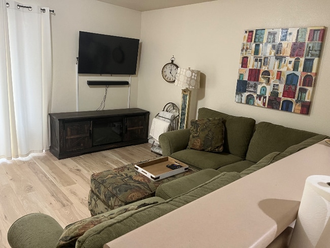 Photo - 2030 Brookhurst St