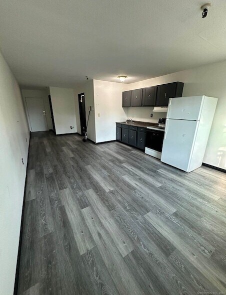 Photo - 1660 E Main St