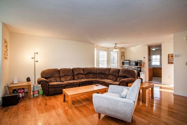 Photo - 4-Bed + 2-bath Mission Hill