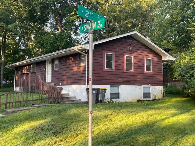 Photo - 604 S Swain Ave