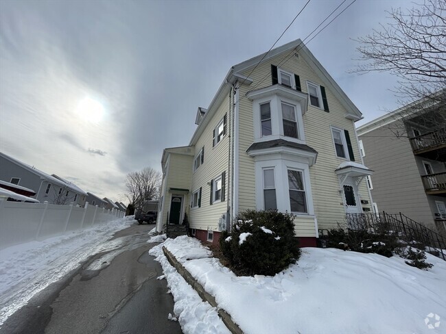 Building Photo - 262 Hilldale Ave Unit 1 Rental