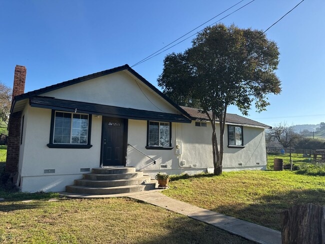 Building Photo - Single Story 3 Bedroom 2 Bath in Gilroy