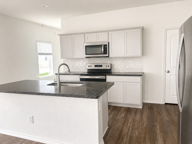 Photo - 5207 Twin Acorn Ct