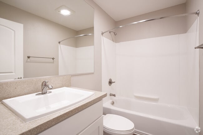 1BR, 1BA - 596SF - Bedroom