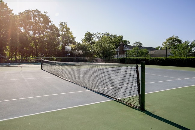 Tennis Court at Olde Montgomery - Olde Montgomery