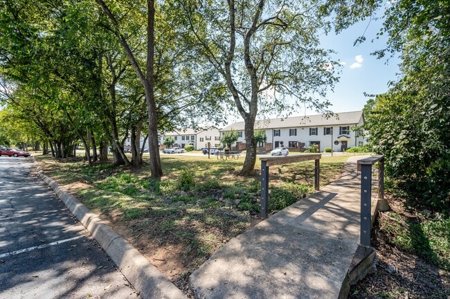 Photo - Smoky Crossing Apartment Homes