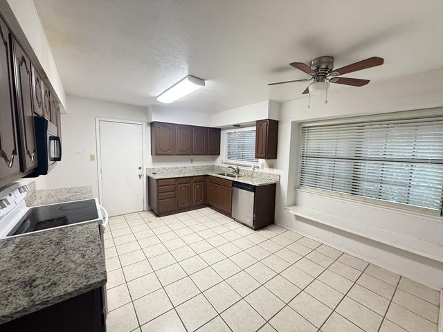 Photo - 1616 Fannin Cir