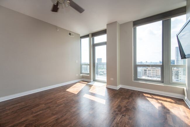 Photo - 565 W Quincy St Condo Unit 1808