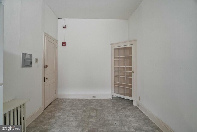 Photo - 2441 Brown St