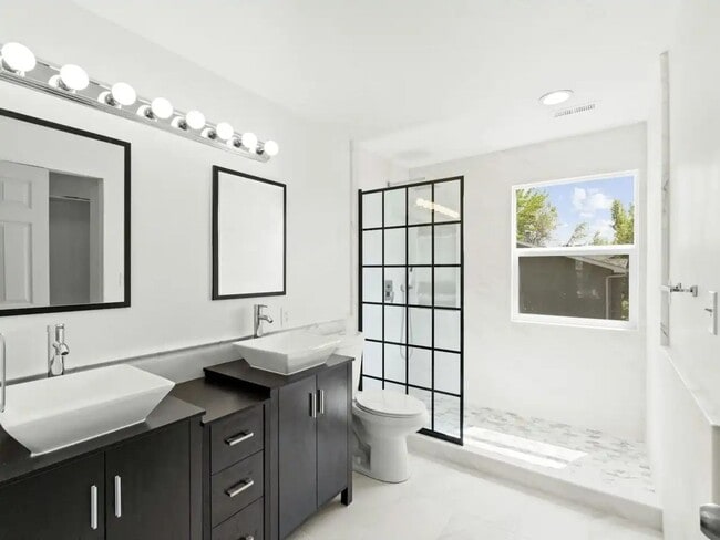 Photo - 1630 Ridgemark Dr Unit Bedroom 1