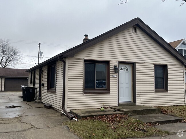 Building Photo - 3 Bedroom Single Family Rental