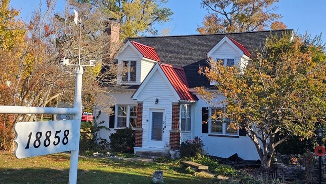 Photo - 18858 McKays Beach Rd