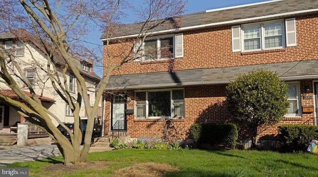 Photo - 203 E Rosedale Ave