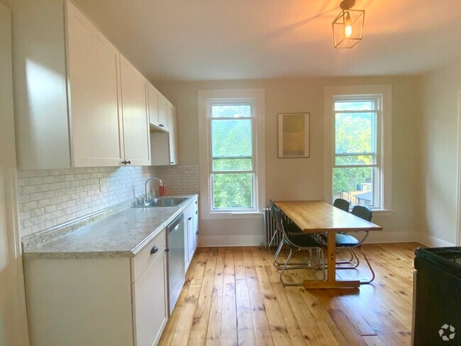 Building Photo - 55 Pearl St Unit 2nd Floor Rental