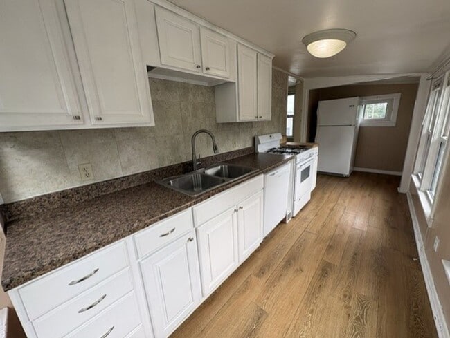 Photo - 2340 19th St SW Unit 2 (Up)