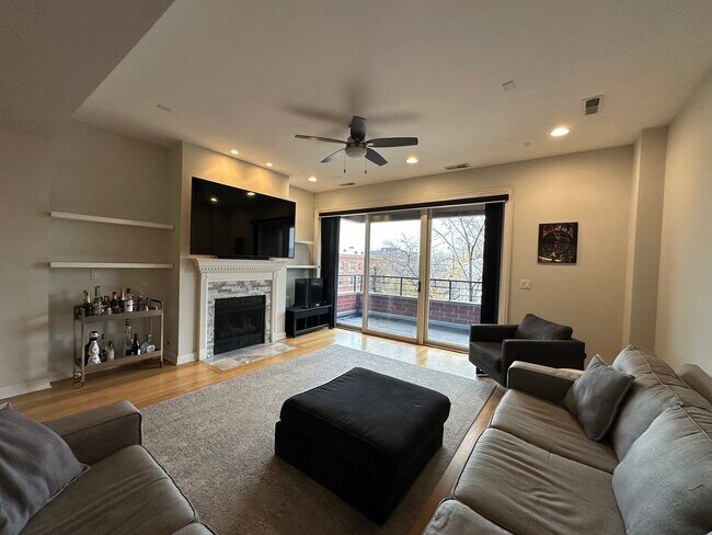 Photo - 2402 W McLean Ave Unidad 301