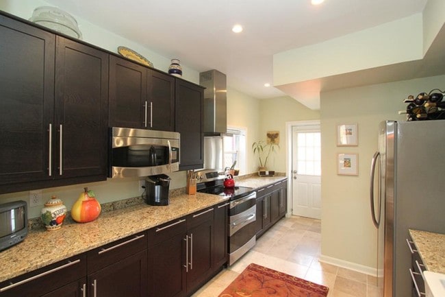 Photo - 909 T St NW