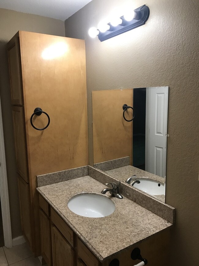 Photo - KU3-Santa Fe Triplex 3 Unit KU3-642