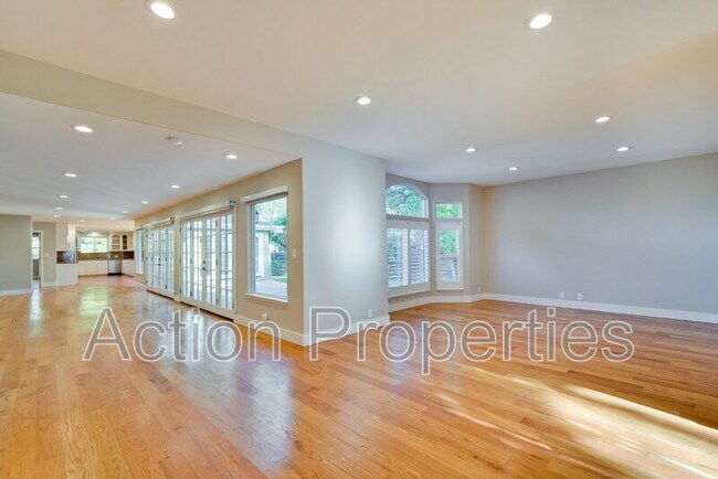 Photo - 261 Langton Ave