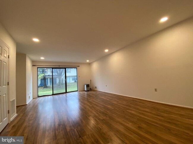 Photo - 6 Latta Ct