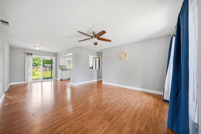 Photo - 2612 Ribier Way