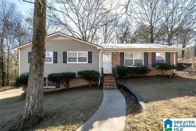 Building Photo - 1327 3rd Ave SW