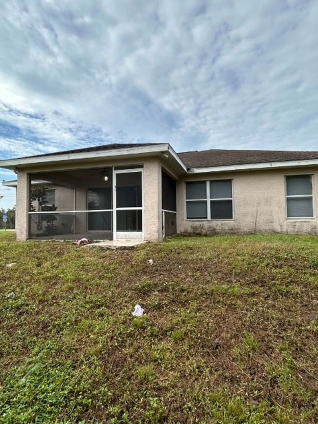 Photo - 409 La Perouse St