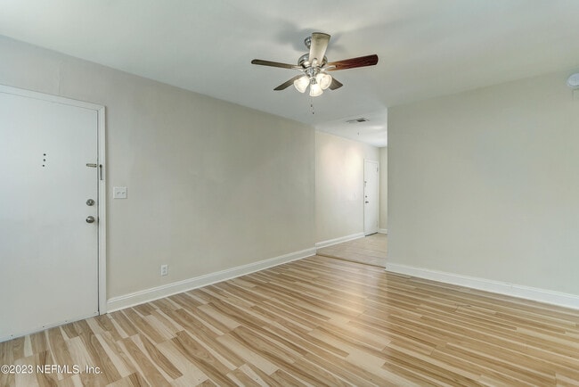 Photo - 2358 Herschel St