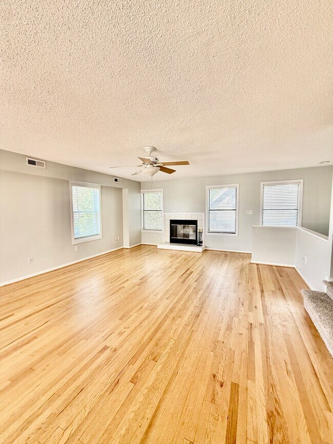 2306 Bergen Ct