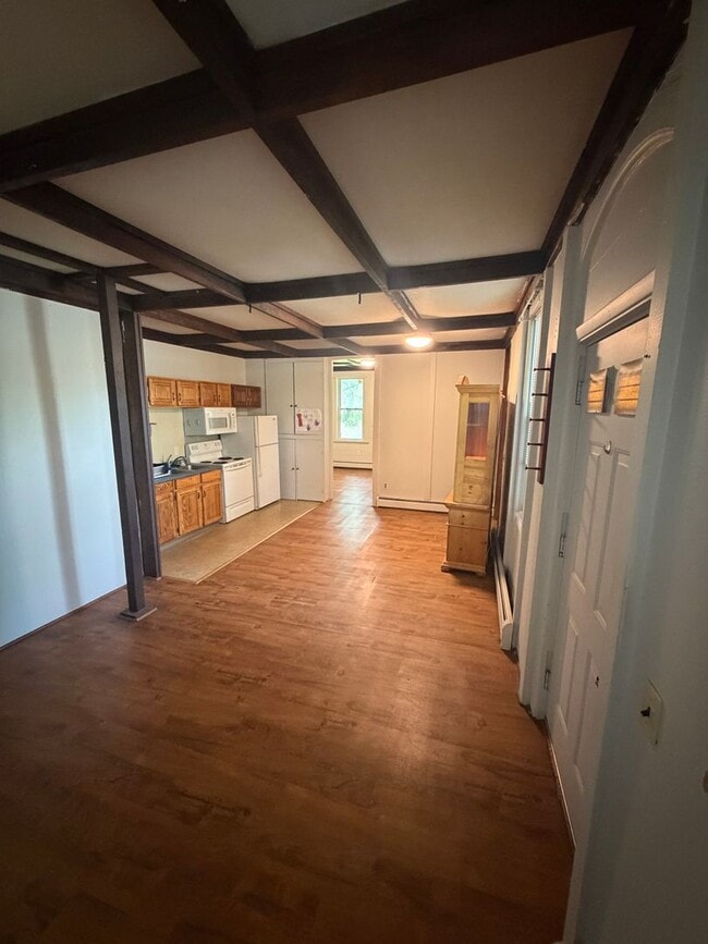 Building Photo - 6012 Loomis Rd Unit Apt 2