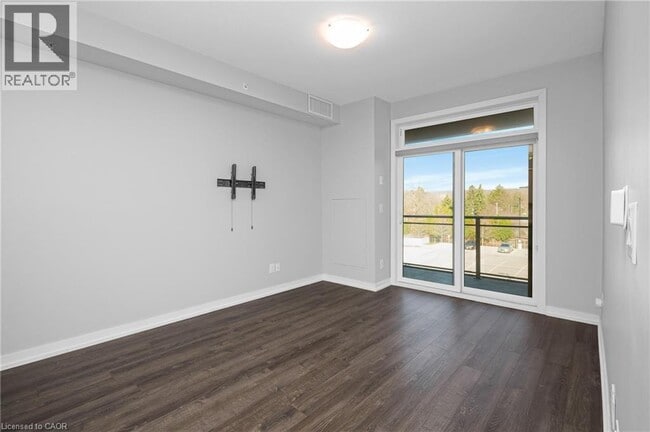 Photo - 457 Plains Rd E Unit 302