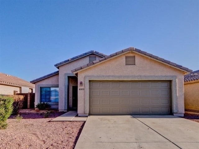 Building Photo - 6323 W Winslow Ave