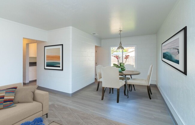 Photo - Cozy & Convenient 3 Bedroom Home with Spacious Living Areas