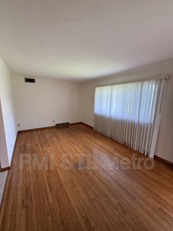 Photo - 4838 S Broadway St Unit B