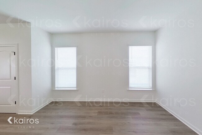 Photo - 114 Teddy Ln