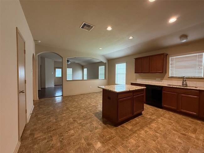 Building Photo - 24210 Silversmith Ln Rental