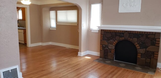 Photo - 19166 Centralia