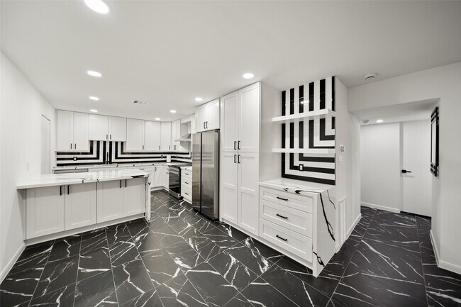 Photo - 2101 Fountain View Dr Unidad 25C