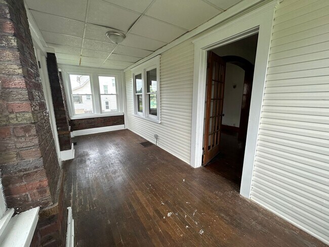 563 Barkeyville Rd