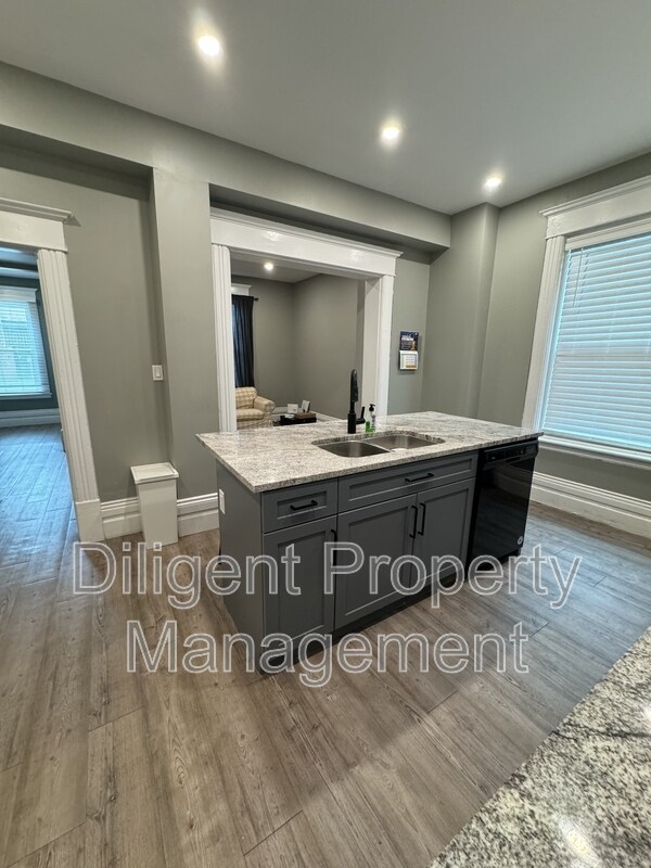 Photo - 203-203 Rubidge St