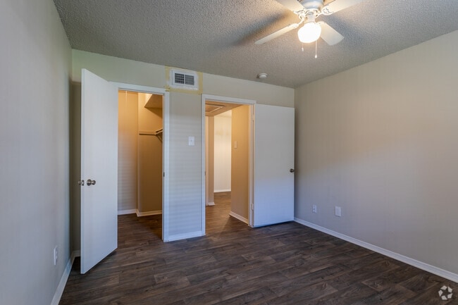1BR,1BA - 594SF - A1 dormitorio