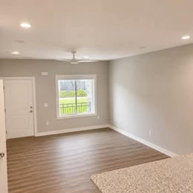 2334 SE Chayse Ln Unit 1